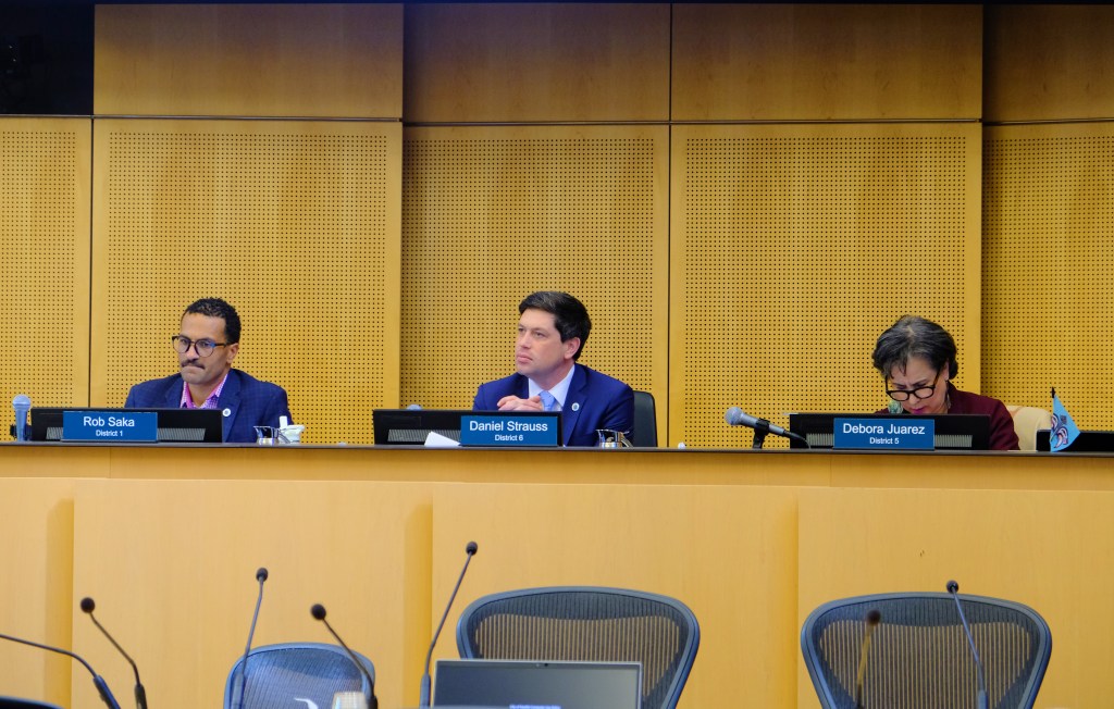 Council Supermajority Passes New Licensing Law That Will Gradually Ban RVs in Seattle